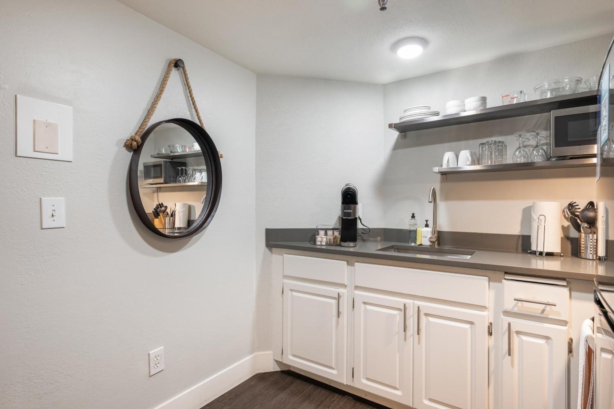 Oxford Apartment By At Mine Hospitality Seattle Exterior foto